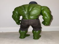 الرجل الاخضر مجسم ( كبير جداً )