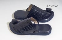 حذاء جلد لون كحلي