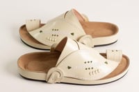 حذاء طبي تطريز