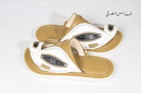 حذاء ابيض تطريز