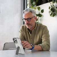 كفر Levelo Morphix MagSafe Grip لهاتف iPhone 16 Pr...