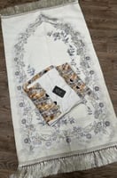 طقم صلاة ابيض مورد بشرشف كروشيه