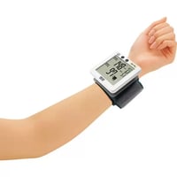 جهاز قياس ضغط الدم الرقمي من المعصم ياباني كي ام ب...