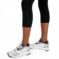 أون رننج بنطال ضيق بطول 3/4 -نسائي لون أسود