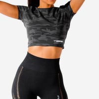 تي شيرت رياضي نسائية قصيرة "ووريور كروب تي" من سكو...