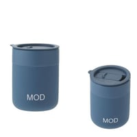 كوب سيراميك أزرق بغطاء بلاستيك (MOD)