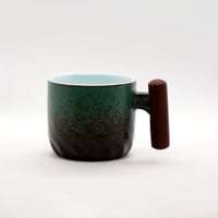 كوب إيسبرسو بمقبض خشبي