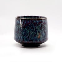 كوب سيراميك عتيق من الفخار اللامع