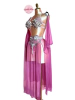 بدلة رقص الملكة نعومي (وردي)