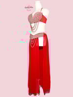 بدلة رقص الملكة البومبون