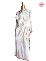 بدلة رقص الملكة دينا الشربيني (أبيض مخطط)