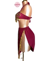 بدلة رقص الملكة سنيوره (عنابي)