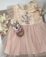 فستان مواليد مطرز