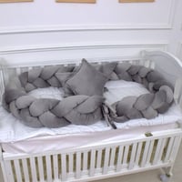 مفرش سرير أطفال ظفيرة 5 قطع رصاصي بتصميم حصري لحما...