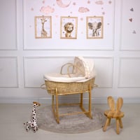 سلة موسى قش بقماش مقلم بيج