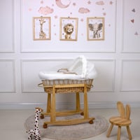 سلة موسى (خيزران خشبي) بتلبيسة قماش مقلم اوف وايت