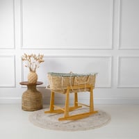 سلة موسى قش بقماش اللينن تيفاني بإطراف مكشكشة