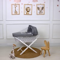 سلة موسى (خيزران ابيض) بقماش مقلم رمادي