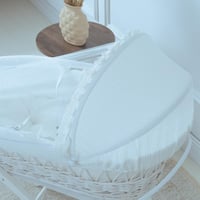 سلة موسى (خيزران ابيض) بقماش مقلم اوف وايت