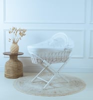 سلة موسى (خيزران ابيض) بقماش حبوب الرمان