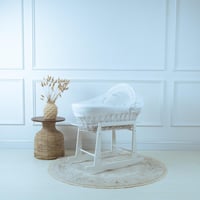 سلة موسى (خيزران ابيض) بقماش حبوب الرمان