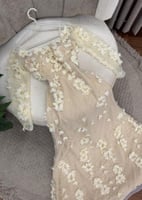 فستان سهره فخم مزين بالورود