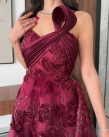 فستان سهرة عنابي قصة صدر فخمة