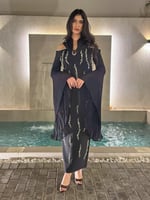 فستان سهره مطرز باكمام بلاسيه