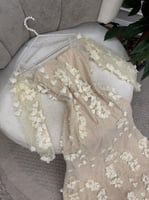 فستان سهره فخم مزين بالورود