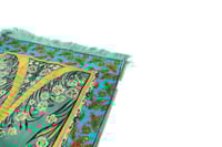 سجادة صلاة فاخرة من KALE KADIFE بنعومة وراحة عالية