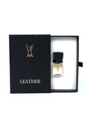 عطر LEATHER من الماجد للعود – فخامة جلدية بلمسة سع...