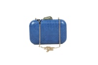 حقيبة نسائية زرقاء — تصميم عصري يضيف لمسة أنيقة لإ...