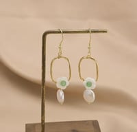 حلق من اللؤلؤ الطبيعي نص دائره / HQ 105