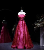 فستان سهرة جاهز من الحرير اللامع الفاخر باللون الف...