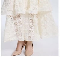 فستان أنيق بياقة دائرية متعدد الطبقات ومكشكش