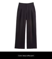 بدلة نسائية أنيقة من بنطلون سادة طويل بكسرات و صدر...