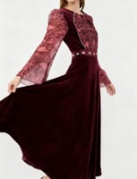 فستان مخمل راقي للشتاء والخريف بأكمام شيفون مزخرفة