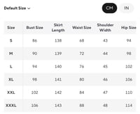 فستان سهرة راقي مُطرّز بالكريستال - تصميم كتف مكشو...