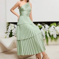 فستان أنيق بكتف واحد