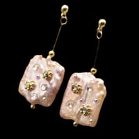 حلق من اللؤلؤ الطبيعي وصناعه يدويه / HQ 103