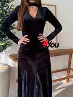 فستان سهرة أسود مخملي بأكمام طويلة وتفاصيل دانتيل...