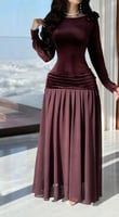 فستان ماروني مخمل مع تنورة شيفون واسعة