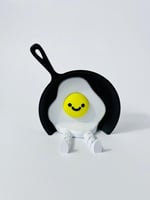 مجسم “البيضة المبتسمة”