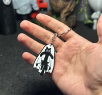 ميدالية “الشبح والقطة”