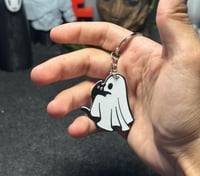 ميدالية “الشبح والقطة”