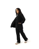 جاكيت لون اسود