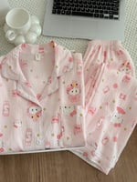 طقم بيجامة نسائي، يتميز بأكمام وسراويل طويلة