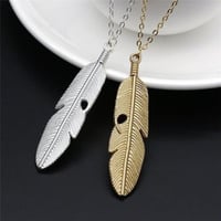 قلادة او هانقر سيارة