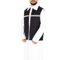 أسود