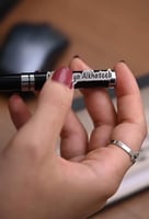 قلم بالاسم مبطن أنيق من - ريفا